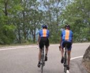 Verslag van de aankomstdag van Giro di KiKa. Een 6 daagse wielertocht voor KiKa dwars door de Italiaanse Alpen.nDe renners maken zich op voor de eerste fietsdag. Film 1/7.