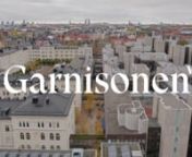 Följ med på en rundvisning av Garnisonen - norra Europas största kontorskvarter. En stad i staden med fastigheter som sträcker sig frånnromantiskt sekelskifte till brutalistiskt 70-tal. Här samlas de modiga och orädda. De med gnista passion. Välkommen till en annorlunda upplevelse!
