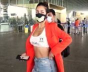 Maliaka Arora can be a boss even at the airport! The actress adds OOMPH as she bares her toned midriff in a boss lady outfit. The star is undoubtedly rocking in her late 40s. Malaika donned a white sports bra layered with a bright oversized coat and a pair of ripped denims for her airport look. Minimal makeup and accessorise rounded her chic style. Riteish and Genelia sweat it off together at the gym on Friday. Watch the video to know more.