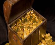 A farmer finds hundreds of rare gold coins in his cornfield from old is gold video