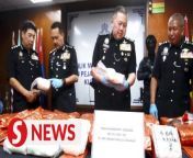 Drugs worth RM2.57mil were discovered in a car during a special police operation in Kuala Kangsar on March 16. Two local men have been remanded until March 23 to help with investigation.&#60;br/&#62;&#60;br/&#62;Read more at https://tinyurl.com/47ax9zru&#60;br/&#62;&#60;br/&#62;WATCH MORE: https://thestartv.com/c/news&#60;br/&#62;SUBSCRIBE: https://cutt.ly/TheStar&#60;br/&#62;LIKE: https://fb.com/TheStarOnline