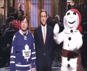 Ryan Gosling opened his “SNL” monologue by talking about growing up in New York, though he’s really Canadian. He then sang a Canadian Christmas song.