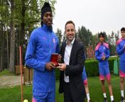Milanello: Leão's award ceremony for his 200 appearances from guptil 200