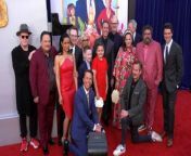 https://www.maximotv.com &#60;br/&#62;B-roll footage: Jerry Seinfeld, Melissa McCarthy, Jim Gaffigan, Christian Slater, Sarah Cooper, Jack McBrayer, Bailey Sheetz, Rachael Haris, Max Greenfield, Thomas Lennon, Bobby Moynihan, Adrian Martinez, Eleanor Sweeney, Darrell Hammond attend the red carpet premiere of Netflix&#39;s &#39;Unfrosted&#39; at the Egyptian Theatre in Los Angeles, California, USA, on Tuesday, April 30, 2024. This video is only available for editorial use in all media and worldwide. To ensure compliance and proper licensing of this video, please contact us. ©MaximoTV