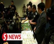The Immigration Department has busted the operations of a syndicate involved in falsifying passports over the past two years in a house in Kajang.&#60;br/&#62;&#60;br/&#62;Its director-general Datuk Ruslin Jusoh said a 38-year-old Bangladeshi mastermind, known as ‘Ofu Bhai’ was arrested along with his 40-year-old Filipina partner.&#60;br/&#62;&#60;br/&#62;Read more at https://tinyurl.com/2jdx48j9&#60;br/&#62;&#60;br/&#62;WATCH MORE: https://thestartv.com/c/news&#60;br/&#62;SUBSCRIBE: https://cutt.ly/TheStar&#60;br/&#62;LIKE: https://fb.com/TheStarOnline