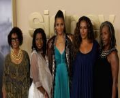 https://www.maximotv.com &#60;br/&#62;Broll footage: Sidney Poitier&#39;s daughters (Beverly Poitier-Henderson, Sherri Poitier, Sydney Tamiia Poitier, Anika Poitier, Pamela Poitier) attend the red carpet premiere of Apple Original Films Documentary &#92;