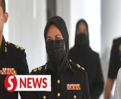 The Kuala Lumpur High Court on Monday (Feb 19) was told that not all documents obtained by the prosecution from foreign countries during the 1Malaysia Development Bhd (1MDB) investigation were turned over to Datuk Seri Najib Razak&#39;s defence team.&#60;br/&#62;&#60;br/&#62;Senior superintendent Nur Aida Arifin of the Malaysian Anti-Corruption Commission (MACC) testified that several documents obtained from other countries through Mutual Legal Assistance (MLA) were not handed over as they were irrelevant to her investigation.&#60;br/&#62;&#60;br/&#62;Read more at https://shorturl.at/oLQ25&#60;br/&#62;&#60;br/&#62;WATCH MORE: https://thestartv.com/c/news&#60;br/&#62;SUBSCRIBE: https://cutt.ly/TheStar&#60;br/&#62;LIKE: https://fb.com/TheStarOnline
