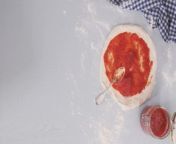 Here&#39;s how to make pizza sauce by the head chef from Franco Manca.